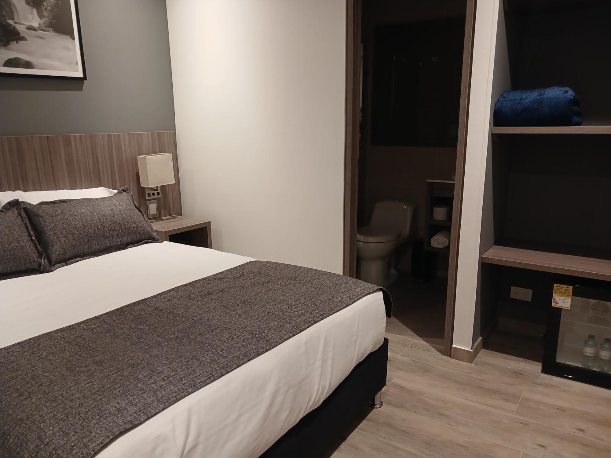 Hotel Santino Jenesano Екстер'єр фото