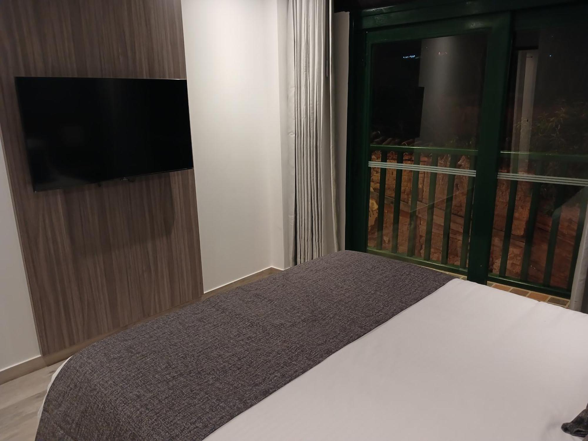 Hotel Santino Jenesano Екстер'єр фото